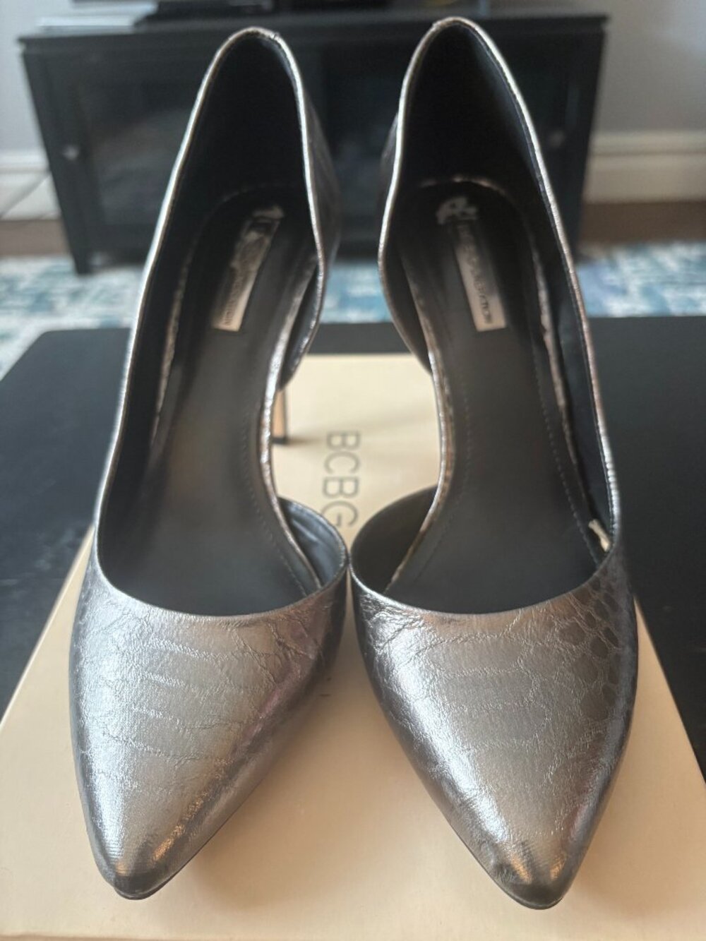 BCBGeneration Conchetta gunmetal faux snakeskin stiletto size 8 like new in box